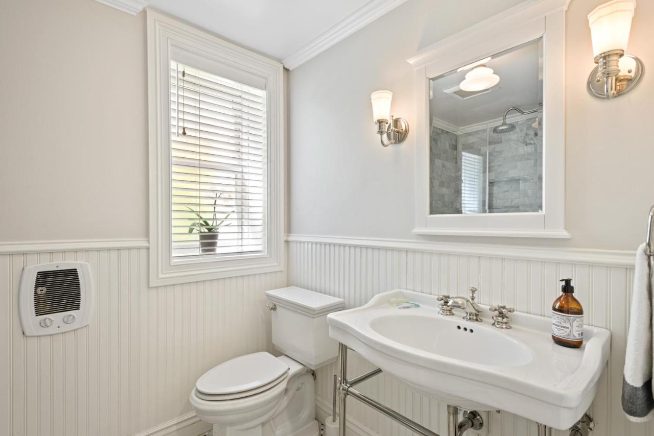 Garden Level Flat In 1885 Queen Anne Victorian Cottage In Alameda Exterior foto
